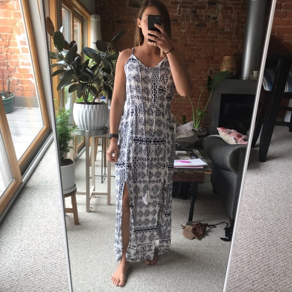 revolve Dresses & Skirts - Revolve maxi dress sz small